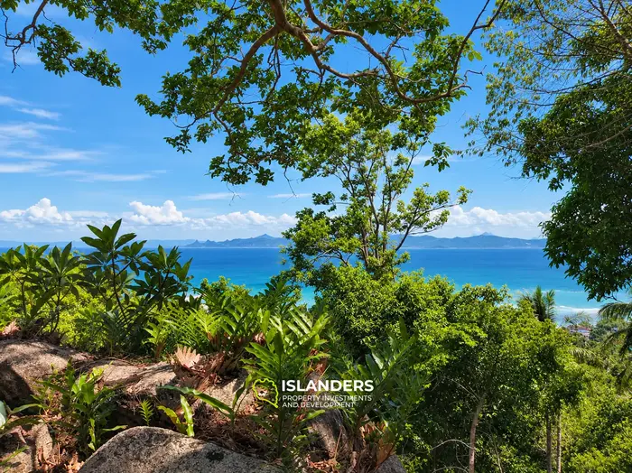 ที่ดินสวยพร้อมหินและวิวทะเล – บันไท – 4,348 ตร.ม.