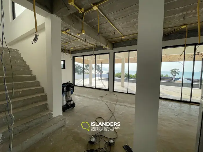 พูลวิลล่า 5 ห้องนอน ห่างจากทะเลเพียงไม่กี่ก้าว