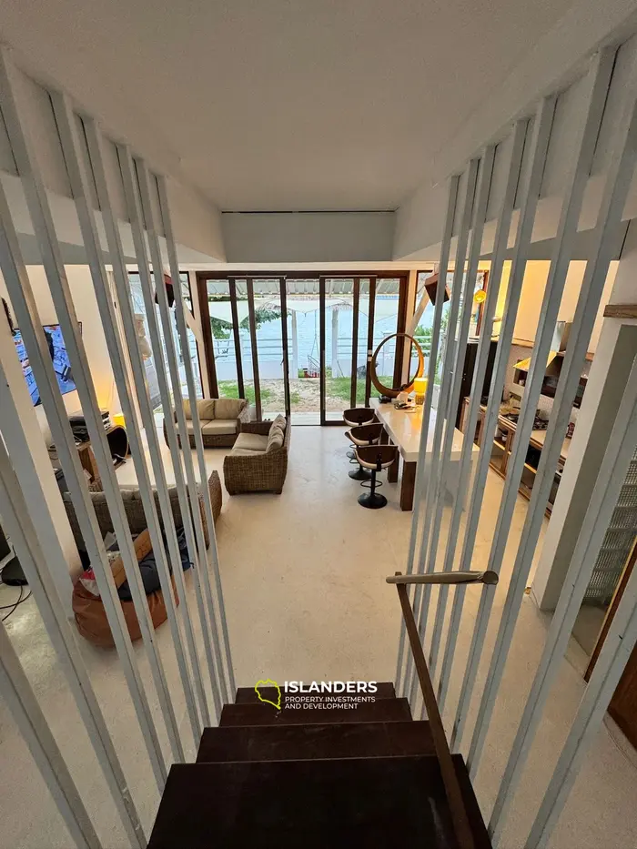 Sunset Beachfront Villa – Exklusive Investitionsmöglichkeit