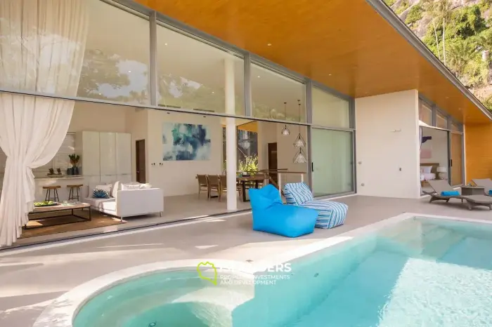Pool villa 3 bdrm on a hill overlooking the Gulf of Thailand