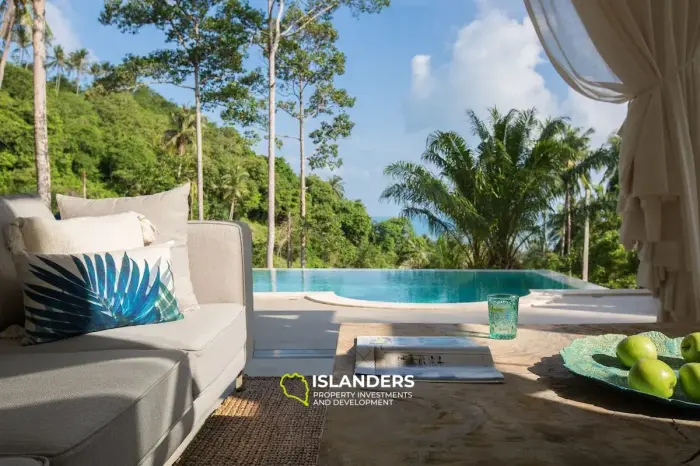 Pool villa 3 bdrm on a hill overlooking the Gulf of Thailand