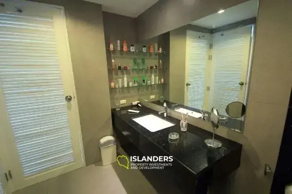 Condominio de 1 dormitorio con vista al mar.