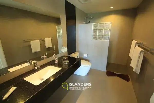 Condominio de 1 dormitorio con vista al mar.