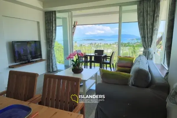 Condominio de 1 dormitorio con vista al mar.