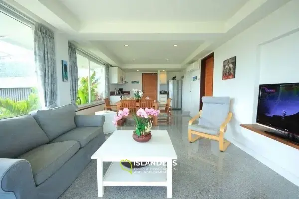 Condominio de 1 dormitorio con vista al mar.