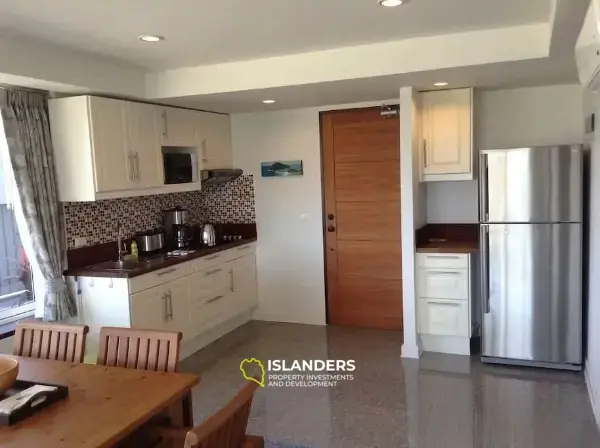 Condominio de 1 dormitorio con vista al mar.