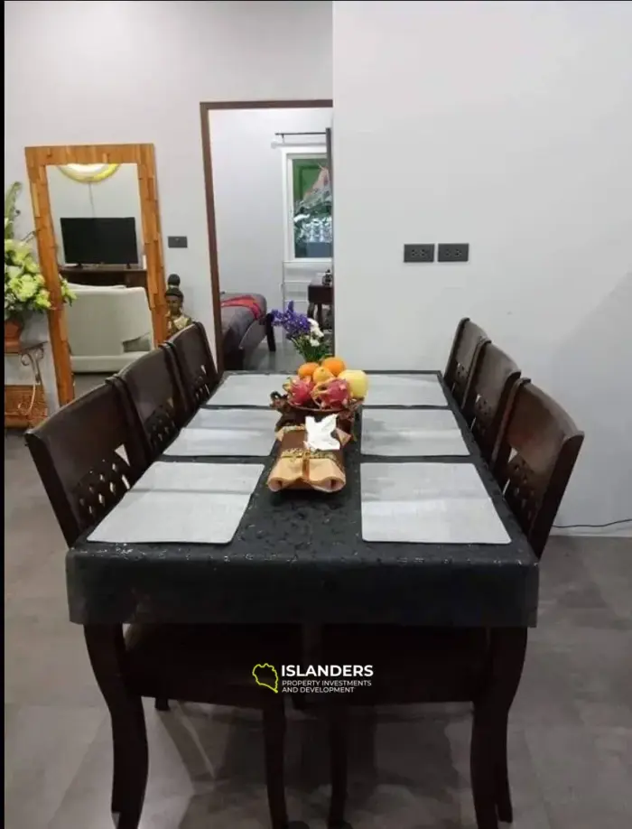 Villa con piscina de 5 habitaciones en una zona tranquila.