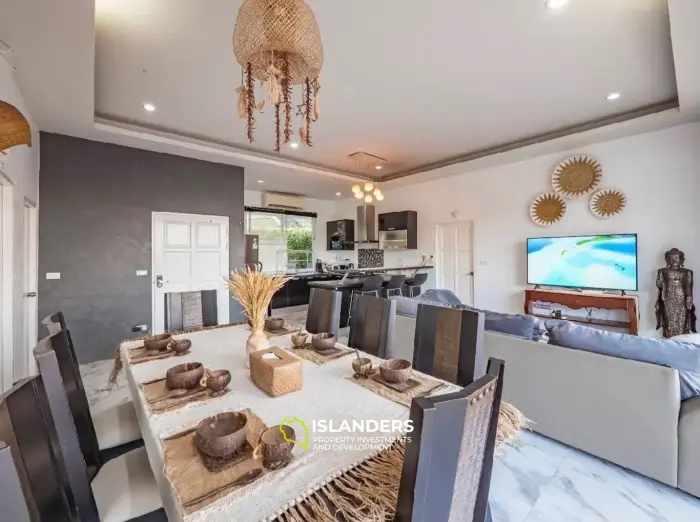 Villa con piscina de 5 habitaciones en una zona tranquila.