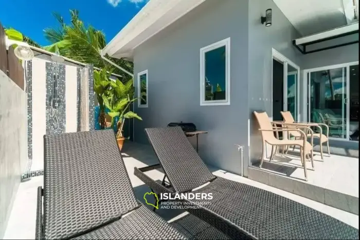 Villa con piscina de 5 habitaciones en una zona tranquila.