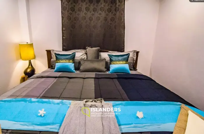 Villa con piscina de 5 habitaciones en una zona tranquila.