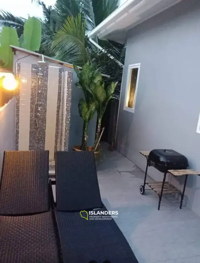 Villa con piscina de 5 habitaciones en una zona tranquila.