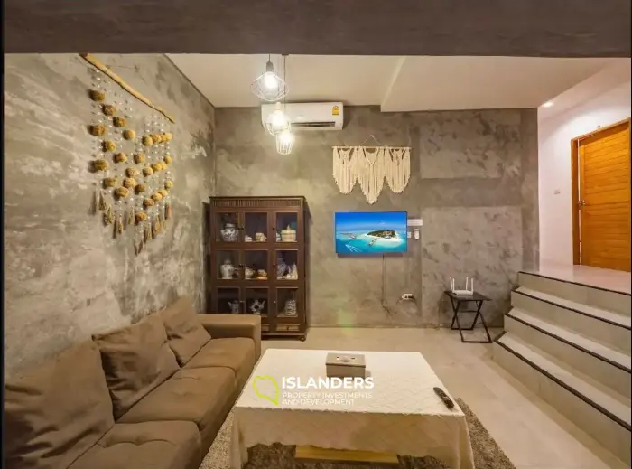 Villa con piscina de 5 habitaciones en una zona tranquila.