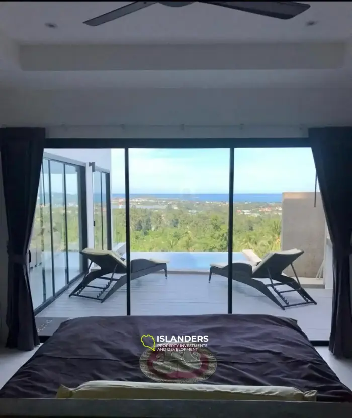 Apartamentos modernos de 2 habitaciones con grandes ventanas panorámicas.