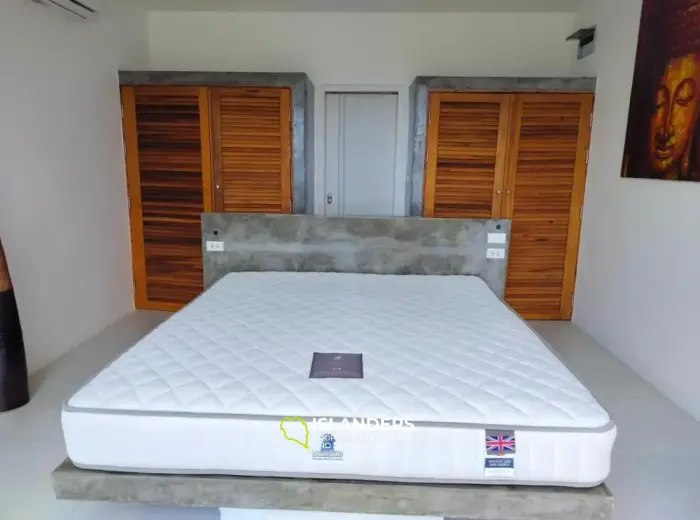 Apartamentos modernos de 2 habitaciones con grandes ventanas panorámicas.