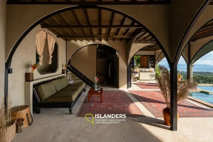 บ้านบนยอดเขาแบบไม่เหมือนใครพร้อมวิว 360 องศาที่น่าทึ่ง