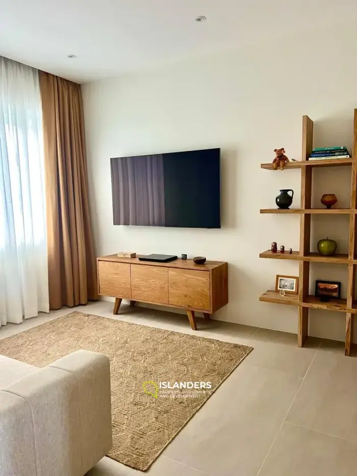 דירת פנטהאוז עם 3 חדרי שינה ובריכה בהרי מאנאם