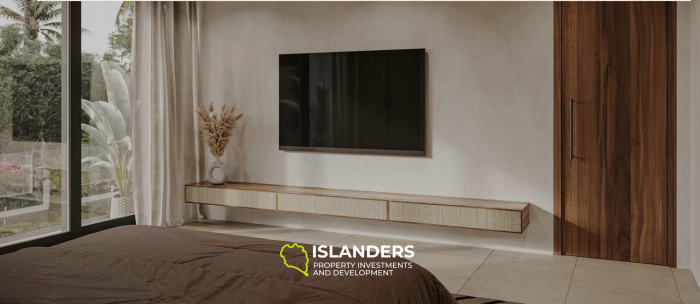 Просторная вилла с 3 спальнями и видом на сад с бассейном.