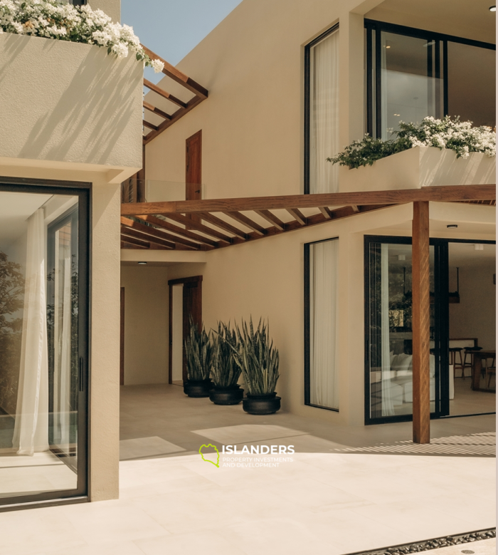 Villa de 3 habitaciones con piscina infinita y muebles.