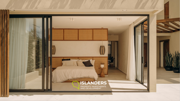 Villa de 3 habitaciones con piscina infinita y muebles.