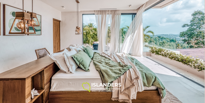 Villa de 3 habitaciones con piscina infinita y muebles.