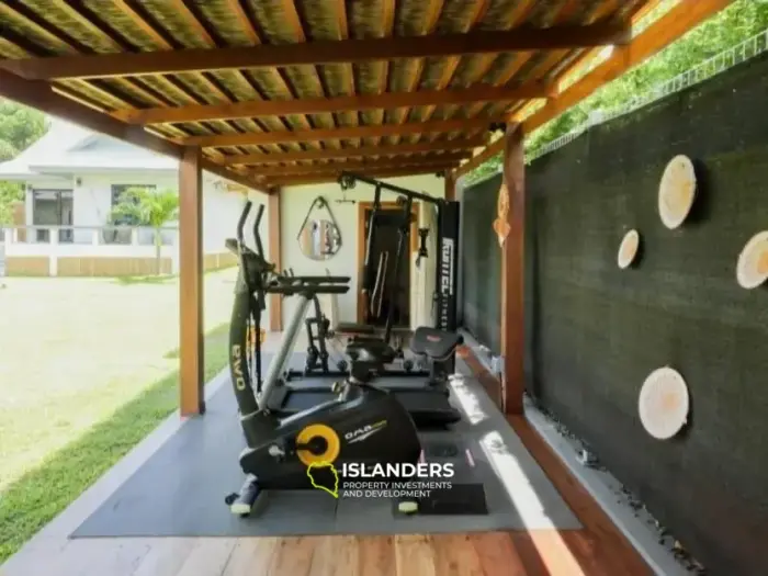 Mini resort 5 bdrm with swimming pool on the first coastline (Thong Son Beach)