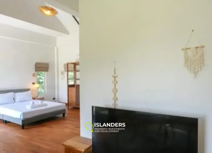 Mini resort 5 bdrm with swimming pool on the first coastline (Thong Son Beach)