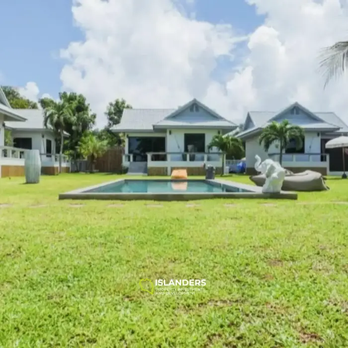 Mini resort 5 bdrm with swimming pool on the first coastline (Thong Son Beach)