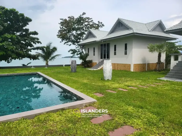 Mini resort 5 bdrm with swimming pool on the first coastline (Thong Son Beach)