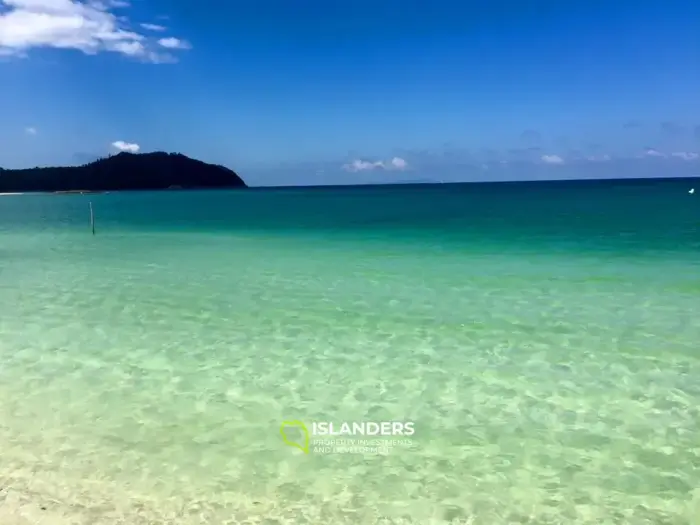 Beach front hotel - Chaloklum