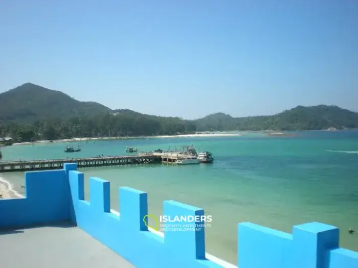 Beach front hotel - Chaloklum