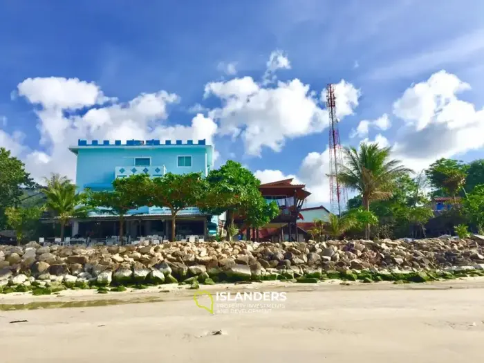 Beach front hotel - Chaloklum