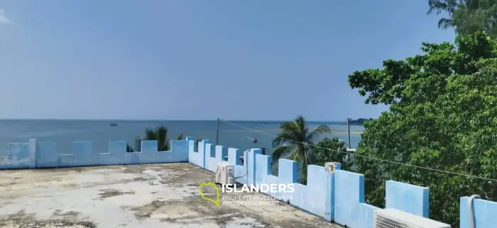 Beach front hotel - Chaloklum