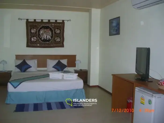 Beach front hotel - Chaloklum