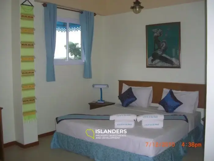 Beach front hotel - Chaloklum