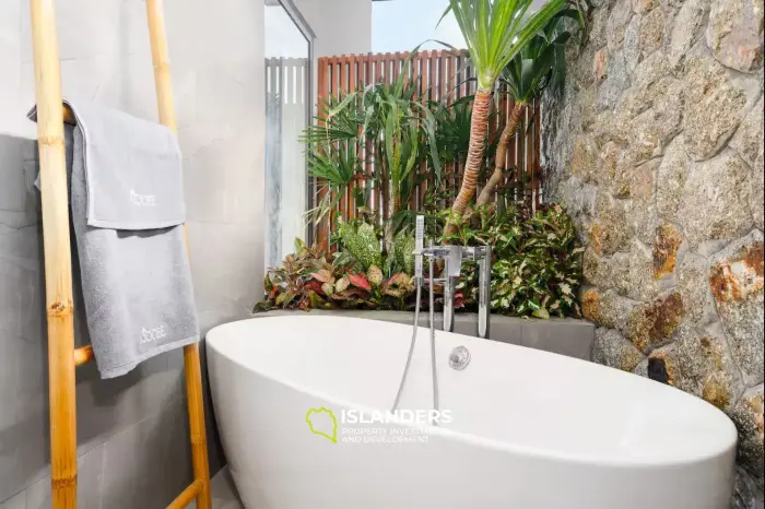 วิลล่าพร้อมสระว่ายน้ำ 3 ห้องนอนกว้างขวางในพื้นที่สีเขียวที่เงียบสงบ