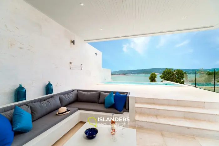 Two-storey pool villa 4 bdrm with access to private beach
