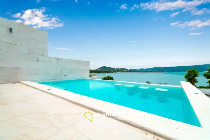 Two-storey pool villa 4 bdrm with access to private beach