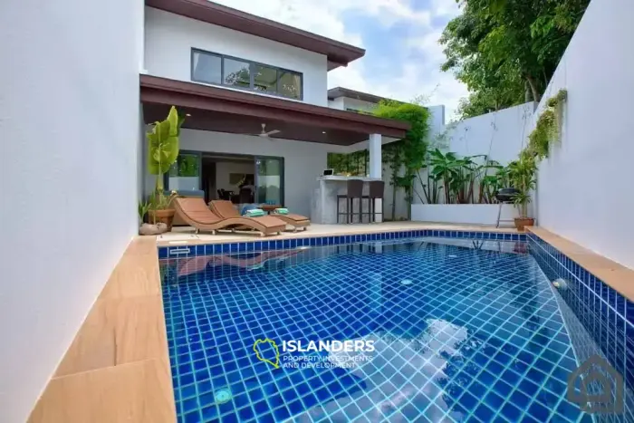 Poolvilla mit 3 Schlafzimmern und angelegtem Bereich