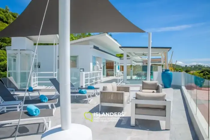 Spacious 5 bdrm pool villa with 180 degree sea view