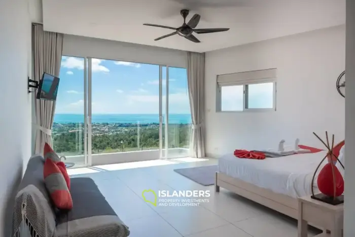 Spacious 5 bdrm pool villa with 180 degree sea view