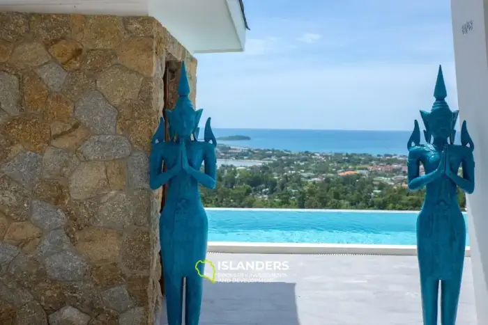 Spacious 5 bdrm pool villa with 180 degree sea view