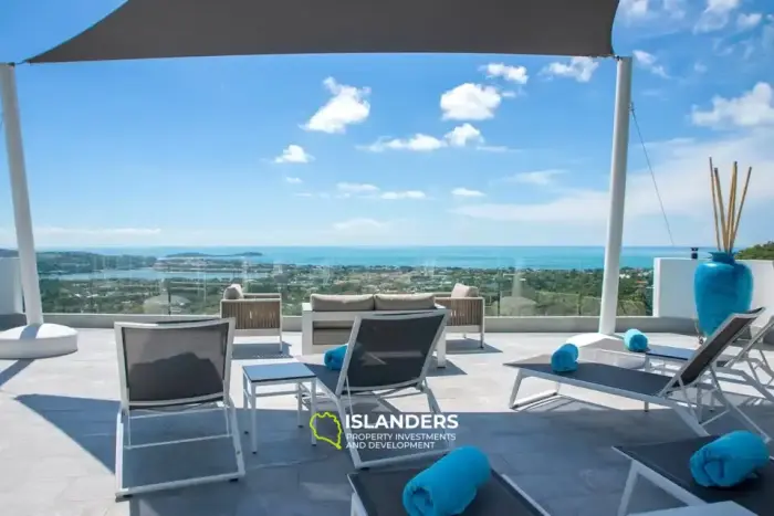 Spacious 5 bdrm pool villa with 180 degree sea view