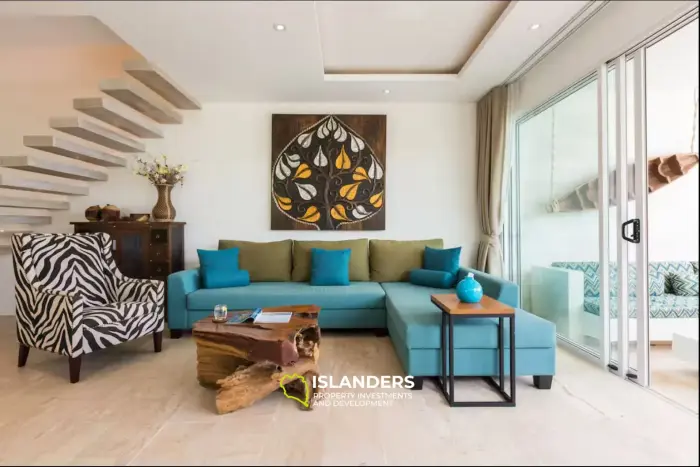 Poolvilla mit 4 Schlafzimmern und Blick auf den Strand und das Meer.