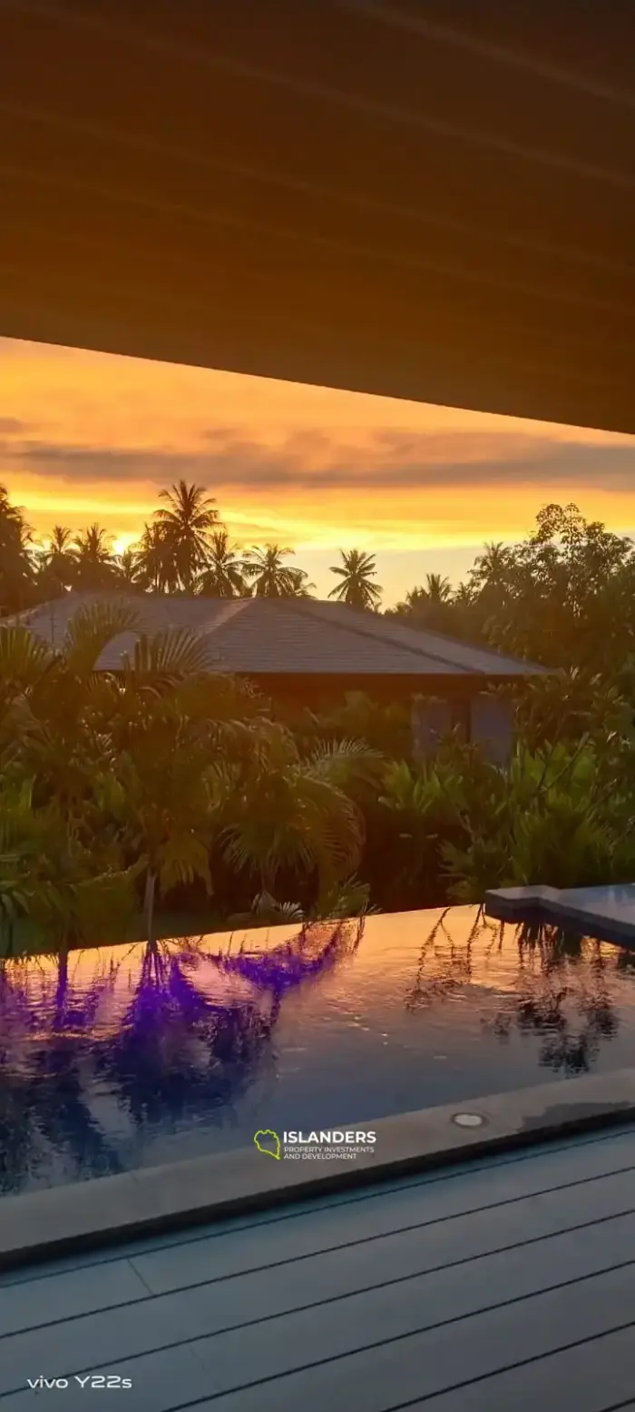 วิลล่าทรอปิคอลขนาดกว้าง 2 ห้องนอนพร้อมสระว่ายน้ำ