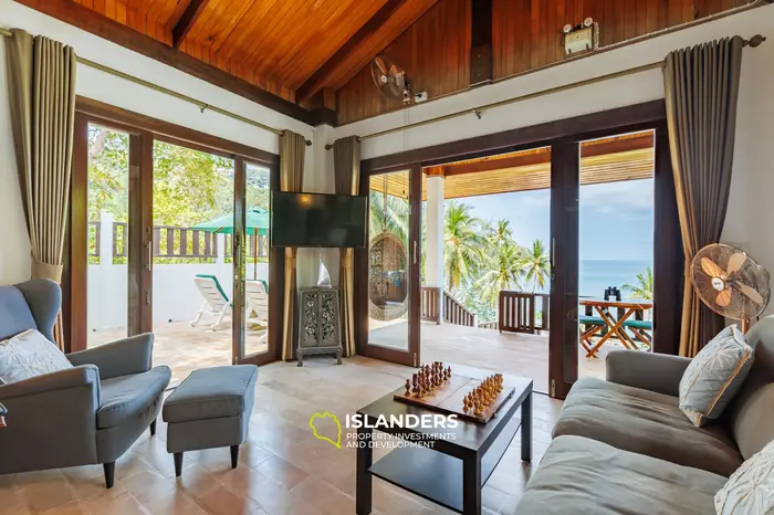 LUXURY BEACH FRONT VILLA RETREAT IN KOH PHANGAN