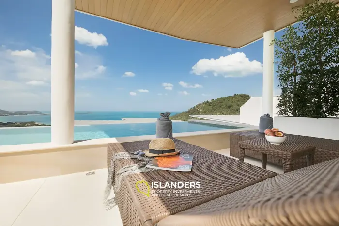 Geräumige 4-Zimmer-Villa mit Pool mit Blick auf die Berge und das Meer.