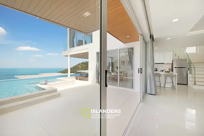 Geräumige 4-Zimmer-Villa mit Pool mit Blick auf die Berge und das Meer.