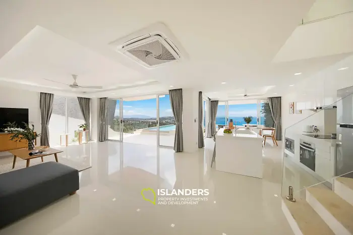 Geräumige 4-Zimmer-Villa mit Pool mit Blick auf die Berge und das Meer.