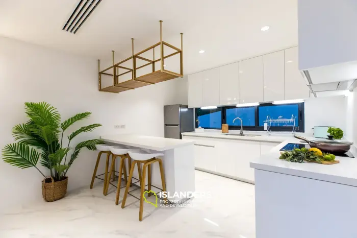Villa dúplex con piscina de 3 habitaciones, amueblada y con vista al océano.