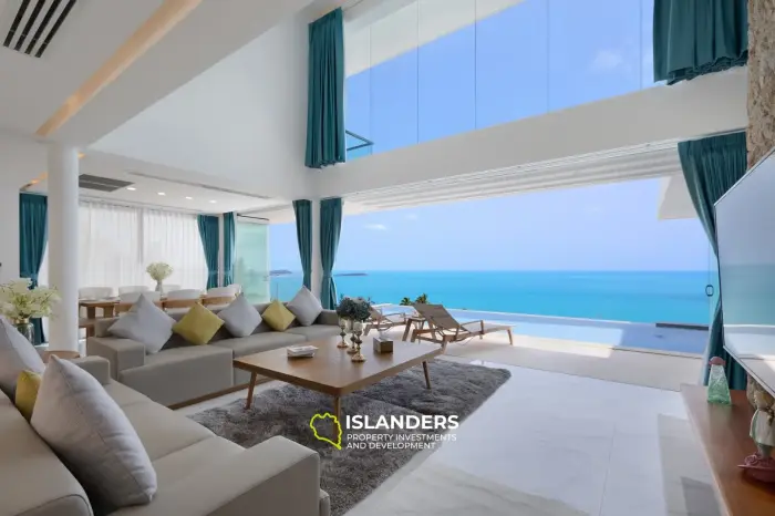 Villa de 5 habitaciones con piscina y vistas panorámicas al mar.